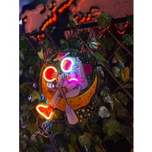 Neonite 'Astronot Kayıkçı' Işıklı Ve Uv Baskılı Neon Led Dekoratif Duvar Tabelası (39x45cm)