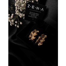 by zena aksesuar Zena Accessories Risa Kıvrımlı Altın Çelik Küpe