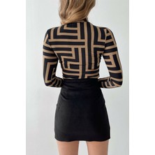 Be Chic Kadın Uzun Kollu Camel Siyah Geometri Desenli Yarım Balıkçı Yaka Bluz BLZ1002