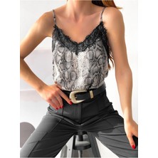 Be Chic Kadın Gri Yılan Desenli Dantelli Atlet BLZ1004