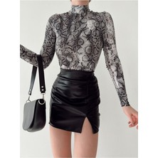 Be Chic Taş-Siyah Yılan Desenli Yarım Balıkçı Bluz