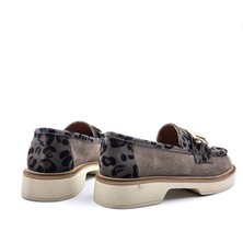 Sovenso SV011  Süet Deri Vizon Renk Leopar Baskı Tokalı Kadın Loafer Ayakkabı
