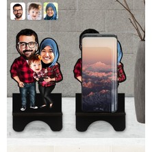 BK Kişiye Özel Tesettürlü Aile Karikatürlü Ahşap Biblo Telefon Standı-2