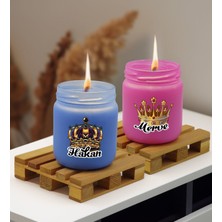 Bk Gift Kişiye Özel Dtf Kral Kraliçe Tacı 2’li Mavi ve Pembe Renkli Cam Kavanozda Kokulu Mum-1, Arkadaşa Hediye, Sevgiliye Hediye