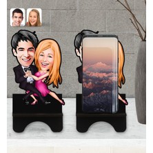 BK Kişiye Özel Sevgililer Karikatürlü Ahşap Biblo Telefon Standı-13