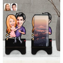 BK Kişiye Özel Sevgililer Karikatürlü Ahşap Biblo Telefon Standı-3