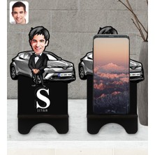 BK Kişiye Özel Plakalı Erkek Toyota C-Hr Karikatürlü Ahşap Biblo Telefon Standı-1