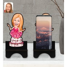 BK Kişiye Özel Kadın Doğum Günü Karikatürlü Ahşap Biblo Telefon Standı-1