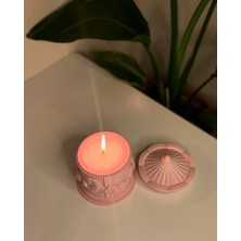 Yeyu Candles Pembe Atlı Karınca Kutulu Inci Tozlu Mum / Pink Carousel Pearl Powder Candle
