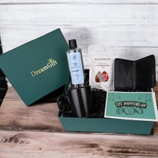 Dreamgift Tatlı Mola: Çikolata, Kolonya ve Kullanışlı Kartlık Seti - Bayram Coşkusunu Tatlı ve Pratik Bir Deneyimle Taçlandırın