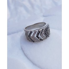 Canka Siyah Beyaz Sıra Taşlı Gümüş Yüzük