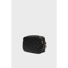 Guess Giully Logolu Kapitoneli Zincir Askılı Çanta HWQG8748140 Kadın Çanta HWQG87 48140 Bla