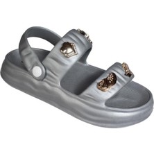 Akınalbella Kadın Beyaz Gümüş Taşlı Çift Bantlı Sandalet