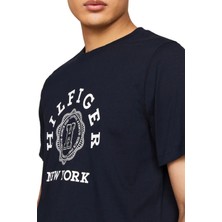 Tommy Hilfıger Ön Logolu Yuvarlak Yaka T-Shirt