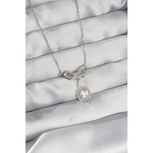 Clariss 316L Çelik Gümüş Renk Fiyonk Detay Zirkon Taşlı Tektaş Kolye