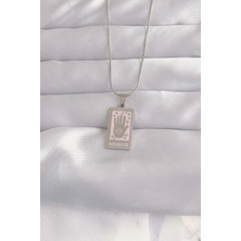 Clariss 316L Çelik Gümüş Renk Pembe Mineli El Figür Tarot Kolye