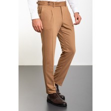 Düz Bej Super Slim Fit Pileli Kemer Detaylı Tokalı Erkek Pantolon