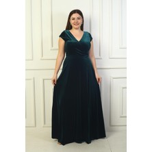 By Saygı Kadın Ön Arka V Yaka Yanı Büzgülü Yarım Ay Kollu Büyük Beden Uzun Kadife Elbise