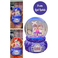 Home Dekor Hediye LED Işıklı Kar Küresi Sevgili Çift Temalı Mor 9 cm Orta Boy kar Küresi Aşkımsın Sevgili Çift Temalı Mor Love