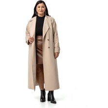 Disentis Modest Büyük Beden Mono Yaka Kruvaze Kapamalı Yırtmaçlı Astarlı Uzun Bej Rengi Trençkot