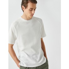 Koton Basic Tişört Bisiklet Yaka Dokulu Reglan Kol Detaylı
