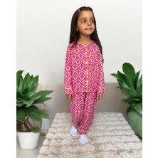 Kız Desenli Pijama Takımı