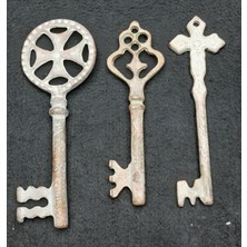 Seçilir 3 Adet Dekoratif Antika Tarzında Prinç Döküm Eski Çağ Kale, Han, Kilise, Saray Anahtarı Model 23