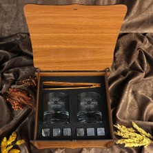 Hediyelerin Efendisi Ahşap Kutulu Vintage Tasarımlı Çiftlere Özel Maşa & Taşlı 2'Li Viski Kadehi Seti