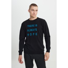 ALTINYILDIZ CLASSICS Erkek Siyah Tüylenme Yapmayan Kumaşlı Standart Fit Bisiklet Yaka Baskılı Triko Kazak