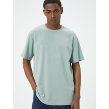 Koton Basic Tişört Dokulu Etiket Baskılı Bisiklet Yaka Kısa Kollu