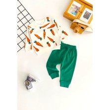 Neşeli Bebekler Havuç Baskılı Iki Iplik Penye Kumaş Takım Yeşil