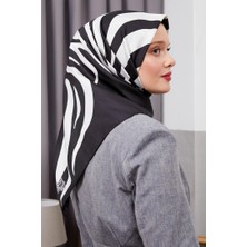 Levidor Twill Eşarp Zebra Deseni ile 90x90 cm Boyutunda Kullanımı Kolay Polyester Kumaş
