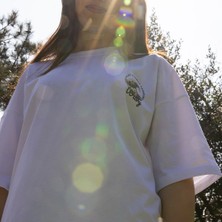 Kadın Beyaz Bisiklet Yaka Wavy T-Shirt