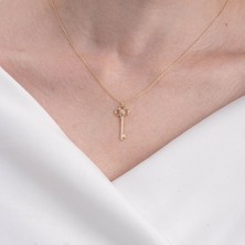 Fasek Gold Taşlı Büyük Aşk Anahtar Figürlü 925 Ayar Gümüş Kolye
