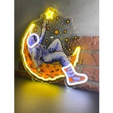 Neonite 'Astronot Yıldız' Işıklı Ve Uv'li Neon Led Dekoratif Duvar Yazısı Tabelası (35x42cm)