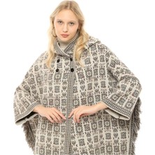 Kadın Kilim  Desenli Kapüşonlu Çıtçıt Detaylı  Oversize Şık Tasarımlı Kalın Panço