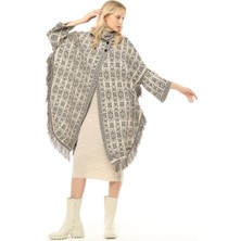 Kadın Kilim  Desenli Kapüşonlu Çıtçıt Detaylı  Oversize Şık Tasarımlı Kalın Panço