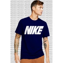 Nike Italic Graphic Logo Erkek Lacivert Bisiklet Yaka Kısa Kollu Tişört