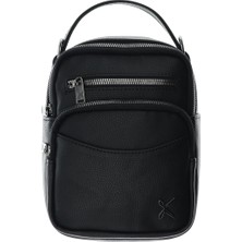 Kiğılı Küçük El Çantası Siyah Suni Deri Ergonomik Tasarım ile Şık Görünüm Sunuyor