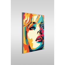 Glaszen Pop Art Sarışın Kadın Portre Dikey Cam Tablo