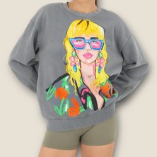 Kadın Sweatshirt Eskitilmiş Kumaş Zr Baskılı