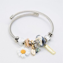 White Daisy Charm Bileklik