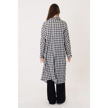 Pınkmark Kadın Siyah Beyaz Kareli Tesettür Kimono PMCK25426