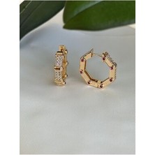 Brillo Serenay Küçük Boy Geometrik Kenarları Fuşya Taş Detaylı Zirkon Taş Küpe