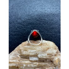 Asteria Jewelry Kırmızı Zirkon Taşlı Gümüş Yüzük - Çarpıcı ve Zarif Tasarım