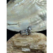Asteria Jewelry Beyaz Zirkon Taşlı Kadın Gümüş Yüzük - Şıklığın ve Asaletin Simgesi