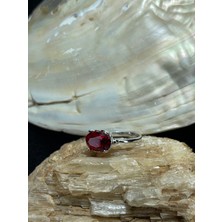 Asteria Jewelry Kırmızı Zirkon Taşlı Kadın Gümüş Yüzük - Göz Alıcı ve Şık Tasarım