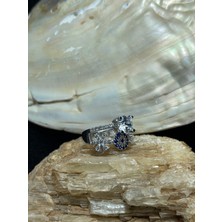 Asteria Jewelry Beyaz Zirkon Taşlı Kadın Gümüş Yüzük - Şıklığın ve Asaletin Simgesi