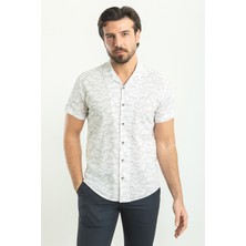 Desenli Beyaz Renk Slim Fit Apaç Yaka Kısa Kollu Erkek Gömlek