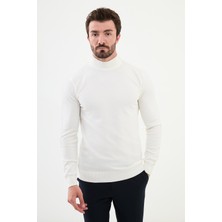 Dokulu Ekru Slim Fit Yarım Balıkçı Yaka Erkek Triko Kazak